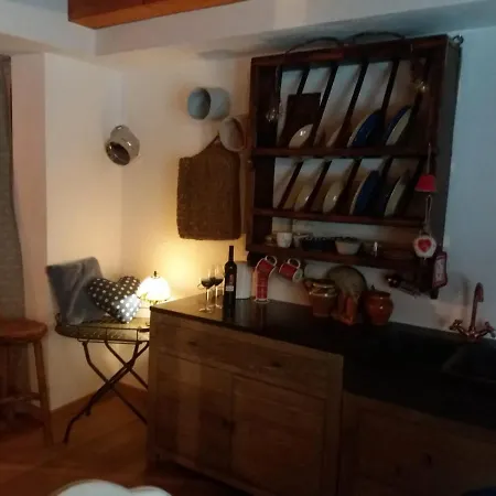 Deacons Apartment *