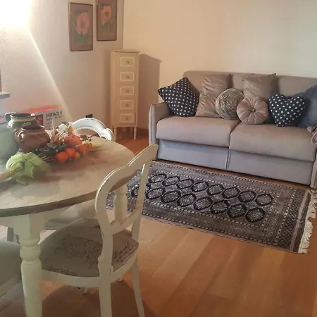 Deacons Apartment *